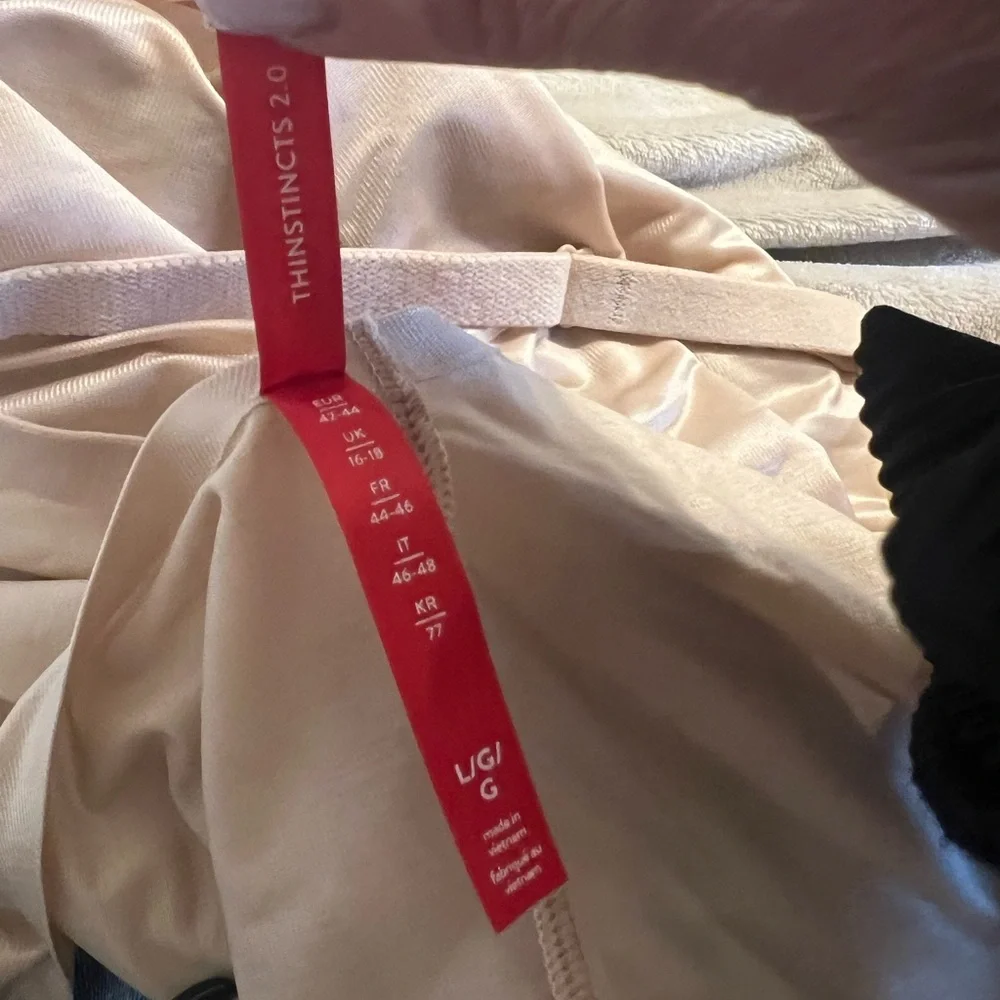Spanx - Picture 3 of 5